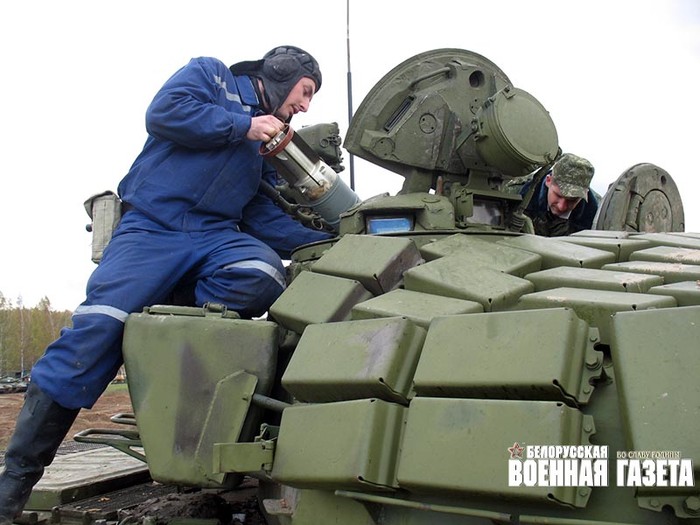 Lắp tên lửa chống tăng cho xe tăng
